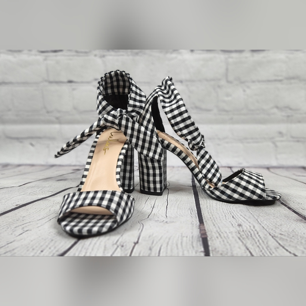 NWT Lulu's Black and White Covington High Heels